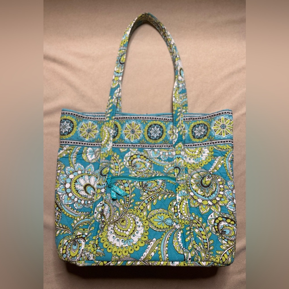 EUC Vera Bradley extra large tote Excellent Used Condition